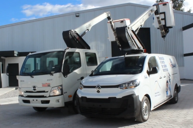  Klubb E12 and E13 barges in electrical network work at ELEPCO company – Ecuador