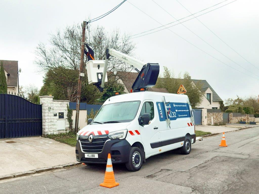 How to use a cherry picker?