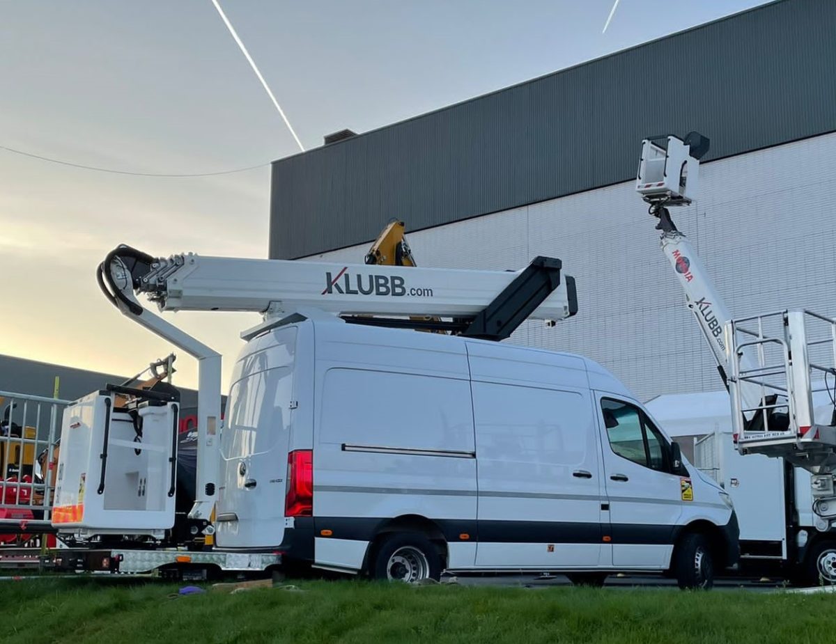 The tallest van-mounted platform unveiled at Matexpo