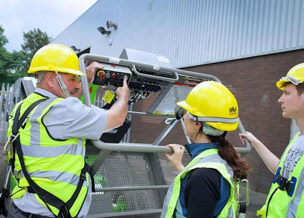 Are different training modules available for various types of aerial platforms?