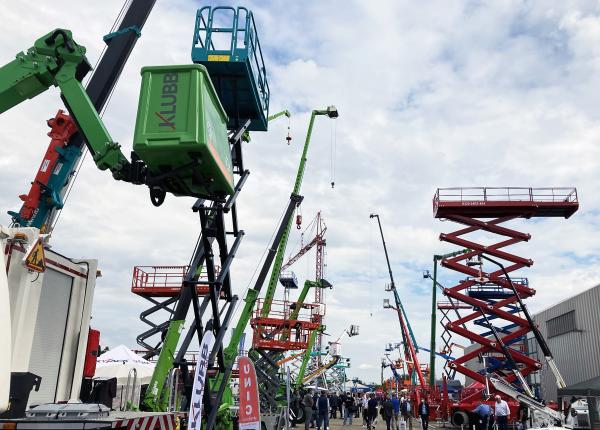 What are the 5 types of aerial work platforms ? 