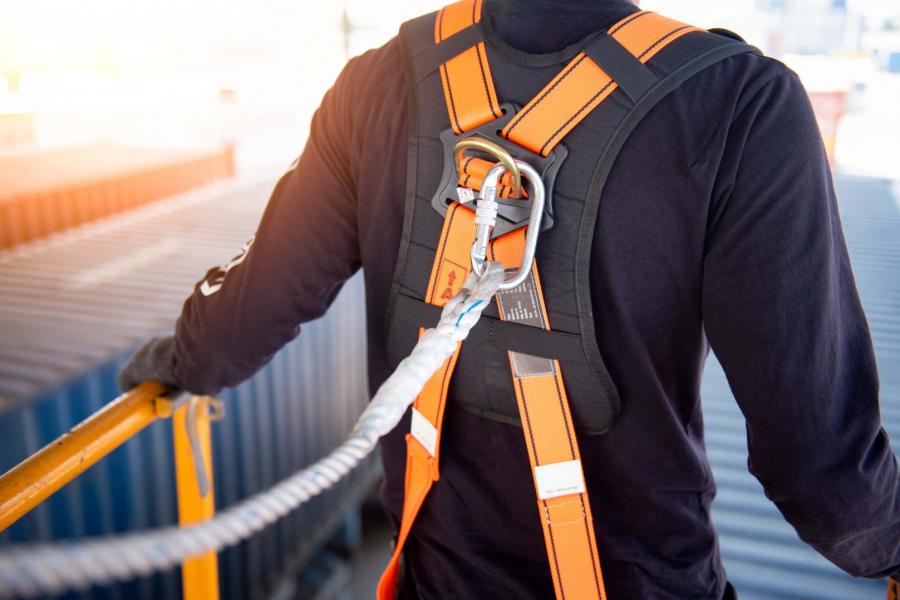 When to wear a safety harness ? 