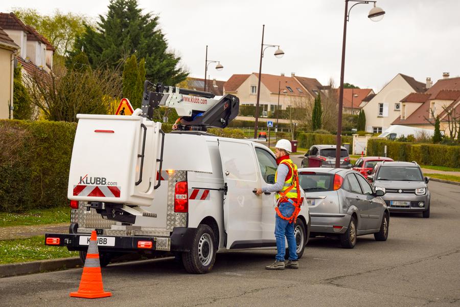 What are the maintenance requirements for an aerial work platform?