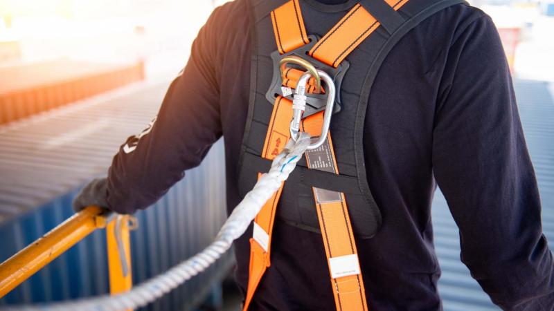 When to wear a safety harness ? 