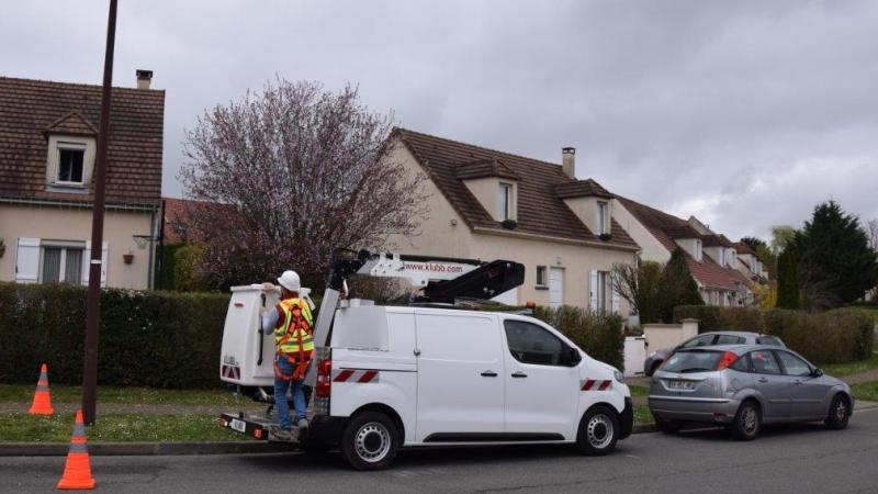 Why wear a ladder belt on aerial platform ?