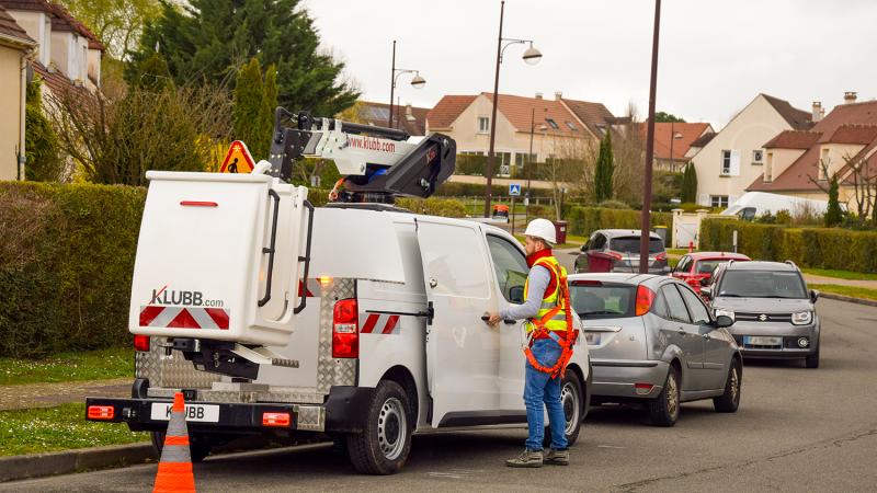 What are the maintenance requirements for an aerial work platform?