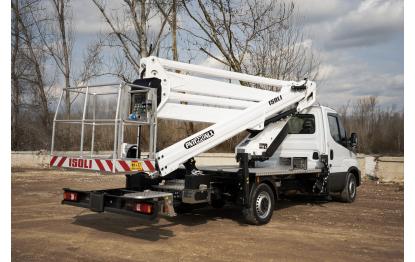 22m articulated boom lift on chassis pnt 220 nlx