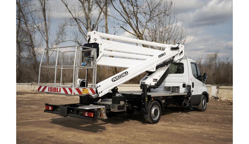 22m articulated boom lift on chassis pnt 220 nlx