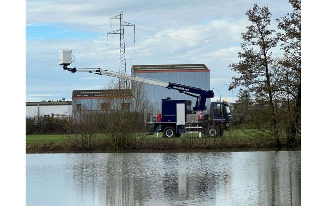 18m telescopic aerial platform on truck e18p 4x4