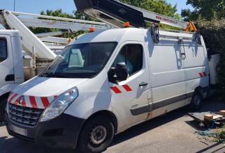 file n°1176 aerial platform et38lf on a renault master van