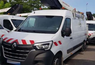 file n1186 aerial platform k32 on a renault master van