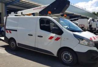 file n1194 aerial platform k21b on a renault trafic van