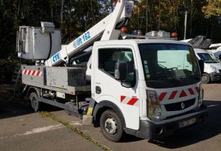 file n°1225 aerial platform 162ctl on a renault maxity chassis