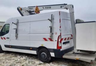 file n°1240 aerial platform etl32 on a renault master van