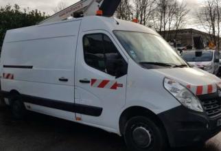 file n°1052 aerial platform et32ne on a renault master