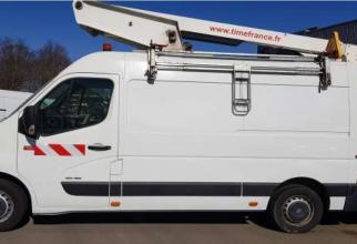 file n°1076 aerial platform et32ne on a renault master