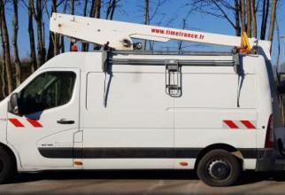 file n°1083 aerial platform et32ne on a renault master