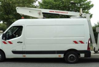 file n°1085 aerial platform et32ne on a renault master