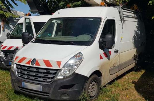 file n°1169 aerial platform et32ne on a renault master van