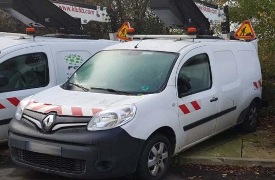 file n°1172 aerial platform k20 on a renault kangoo van