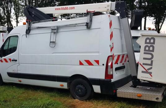 file n°1177 aerial platform k32 on a renault master van