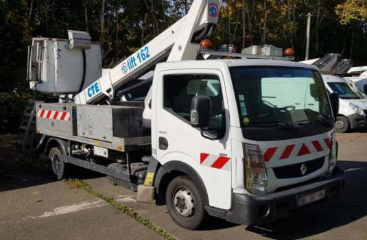 file n°1225 aerial platform 162ctl on a renault maxity chassis