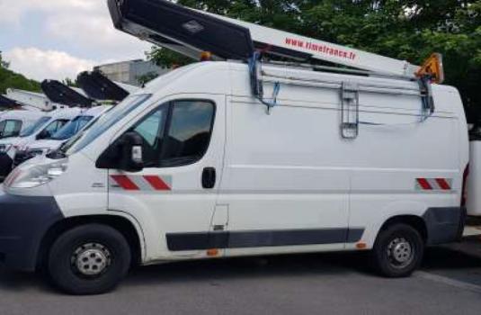 file n°1055 aerial platform et32le on a fiat ducato