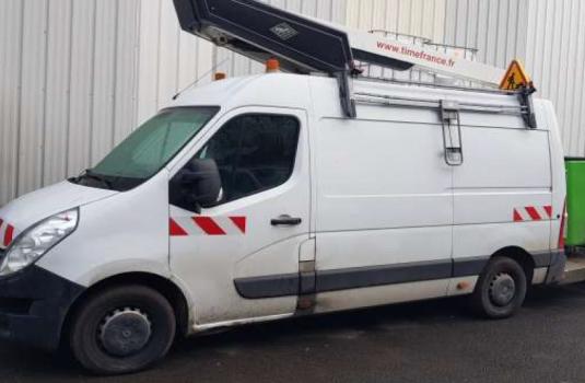 file n°1062 aerial platform et32le on a renault master