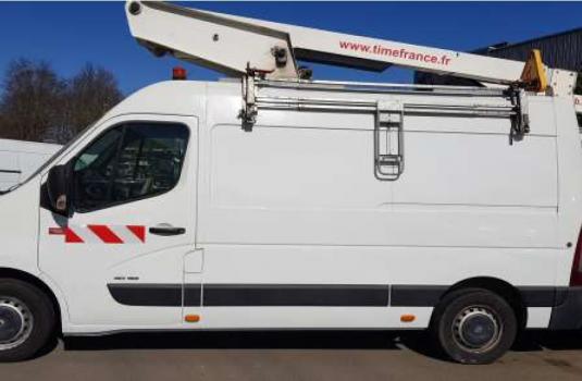 file n°1076 aerial platform et32ne on a renault master