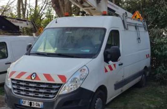 file n°1087 aerial platform et32ne on a renault master