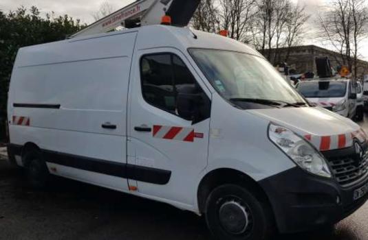 file n°1116 aerial platform et32ne on a renault master