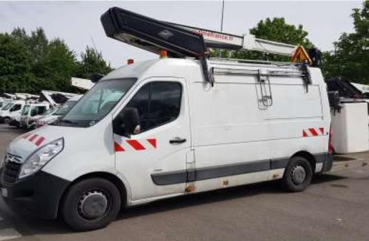 file n°1120 aerial platform et38 on a opel movano