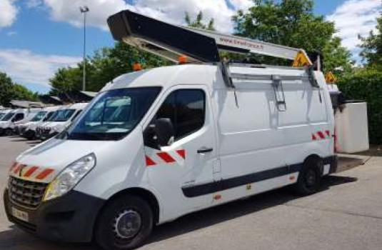 file n°1138 aerial platform et38lf on a renault master