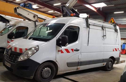 file n°1092 aerial platform k32 on a renault master