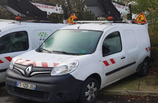 aerial platform k20 on a renault kangoo