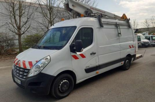 file n°691 aerial platform et26nexs on a renault master