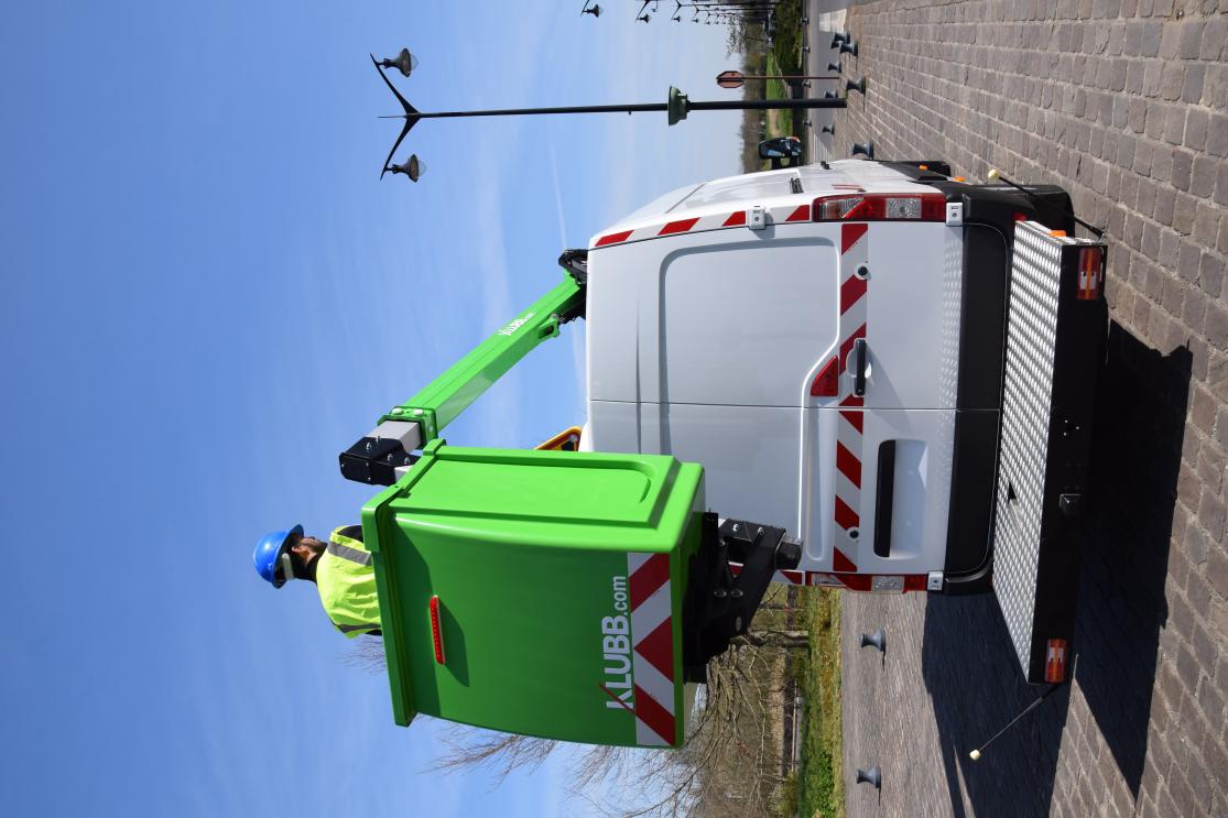 12.50m telescopic aerial platform on renault master l2h2 e tech kl32