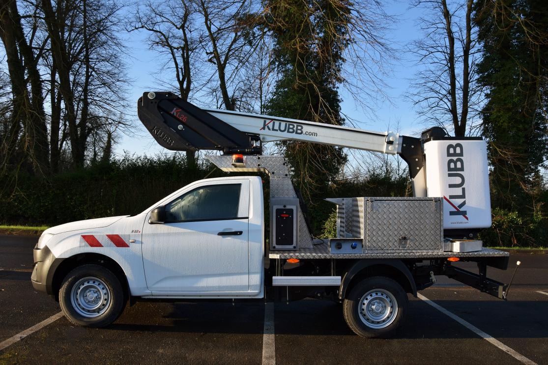 kl26 aerial platform on an isuzu dmax