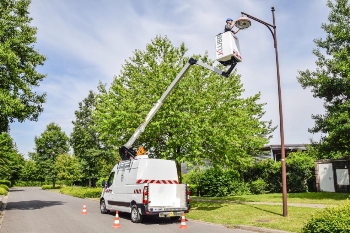 kl26 aerial work platform on van