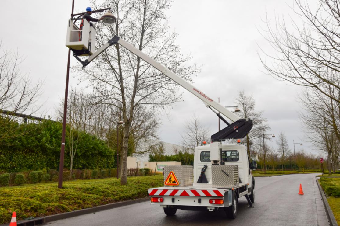 kl32 chassis mounted aerial access platforms