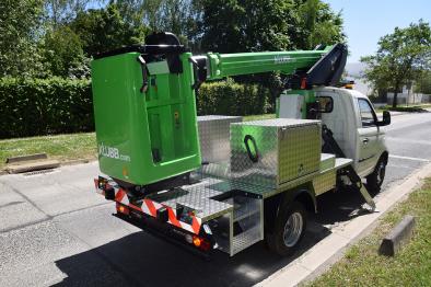 kl26 aerial platform on a piaggio porter np6