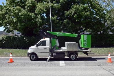 kl26 aerial platform on a piaggio porter np6