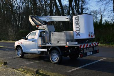 kl26 aerial platform on an isuzu dmax