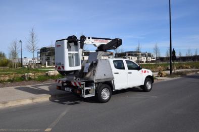 k20 aerial work platform mounted on isuzu d max pickup