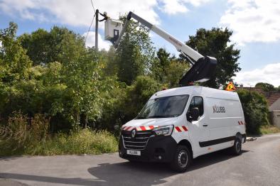 kl32 aerial work platform on van