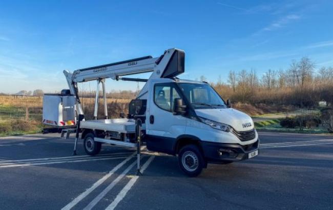 20m aerial platform with telescopic boom and jib on iveco daily pt 200je